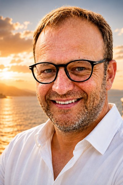 Michele Dilorenzo in crociera al tramonto